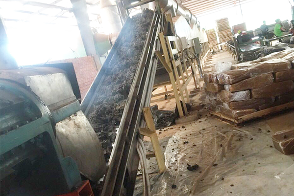 連康明生產(chǎn)過(guò)程近景