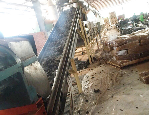 連康明生產(chǎn)過(guò)程近景